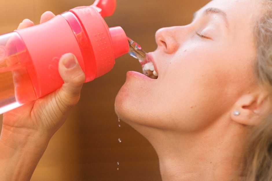 What Is Low Creatinine in a Blood Test? What a Low Result Means - drinking water hydration
