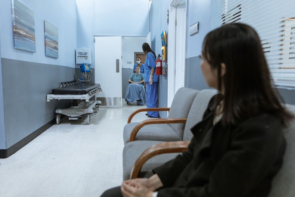 How Long to Fast Before a Blood Test: The Hours That Actually Matter - laboratory waiting room