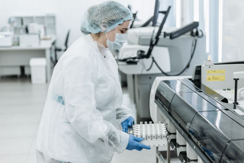 What Does Low Albumin Mean in a Blood Test? Causes and When to Worry - medical laboratory technician