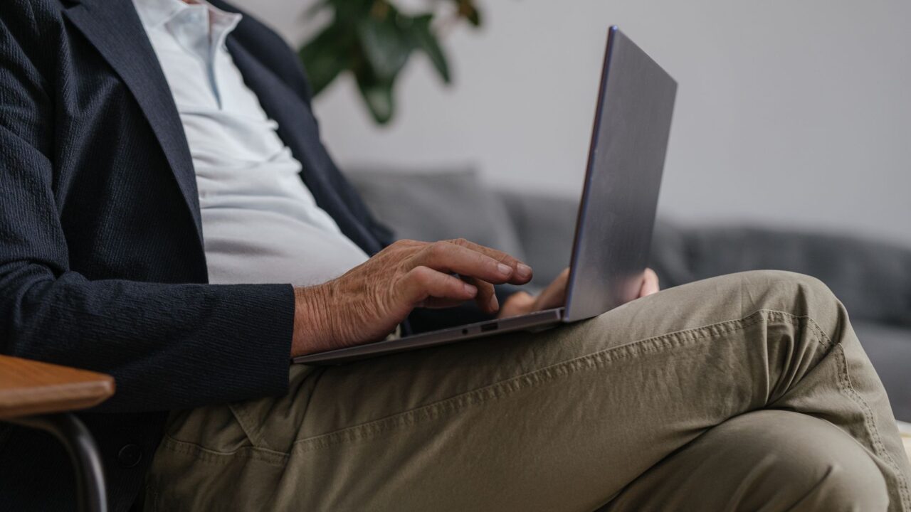 Online Lab Tests vs Walk-In Labs: Which Is Right for You