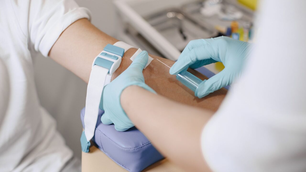What Does a Blood Test Show? What Bloodwork Can and Can’t Detect