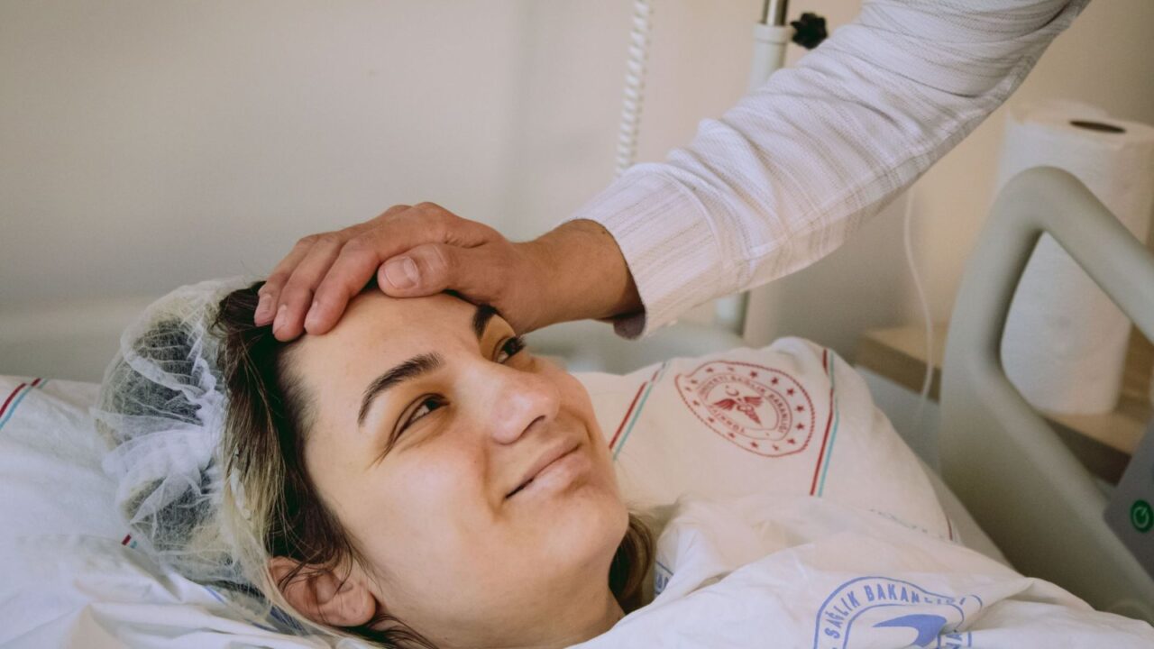 Can Fecal Transplants Improve Sleep in Insomniacs? What the Research Says