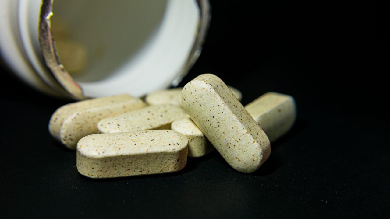 Melatonin for Jet Lag: Dose, Timing and What Works